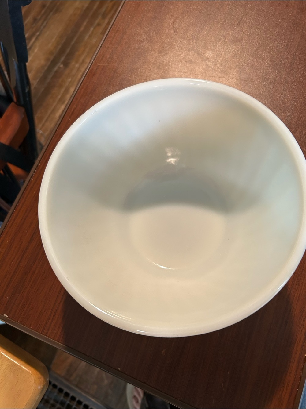 Vintage fire king White milk, glass swirl pattern Mixing Bowl, 9”x4.5”. No chips - Picture 2 of 5